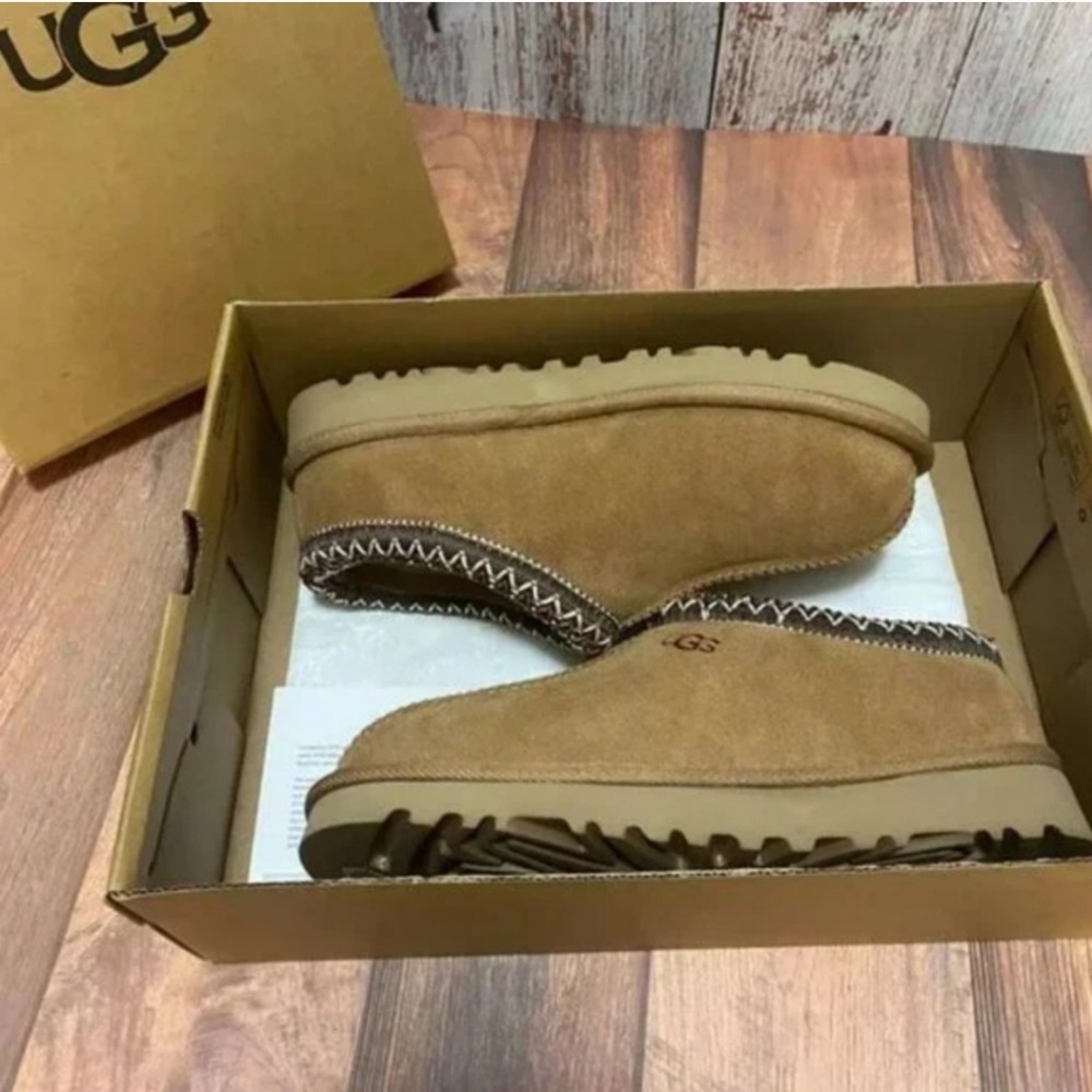 Womans -Uggs Tassman slippers